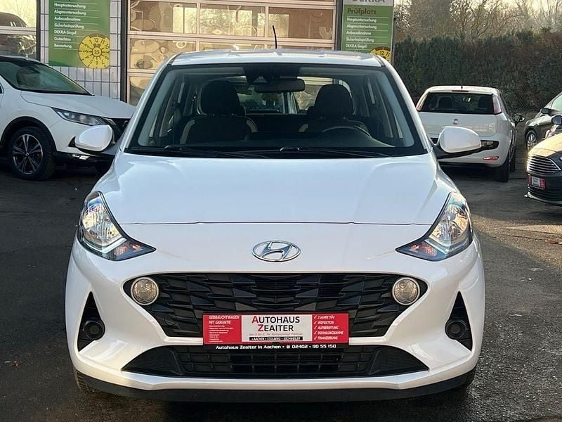 Gebraucht Hyundai i10 Select 67 PS (49 kW) 2022 Weiß Kleinwagen