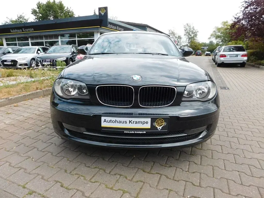 Gebraucht BMW 116 Advantage 122 PS (89 kW) 2010 Schwarz Kleinwagen