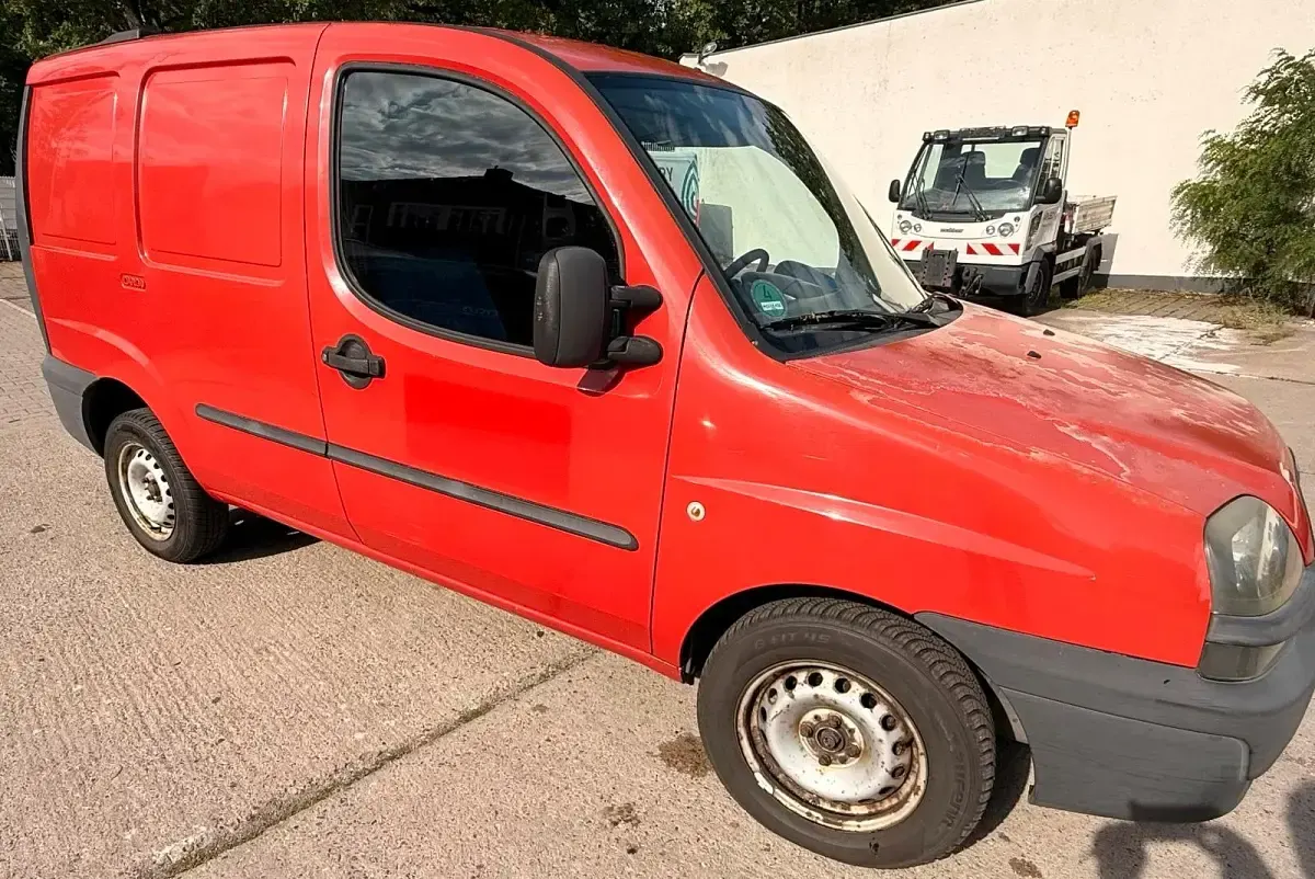 Gebraucht Fiat Doblò 65 PS (47 kW) 2002 Rot Van / Kleinbus
