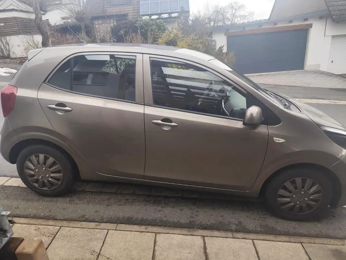 Gebraucht Kia Picanto Edition 7 67 PS (49 kW) 2018 Grau Kleinwagen