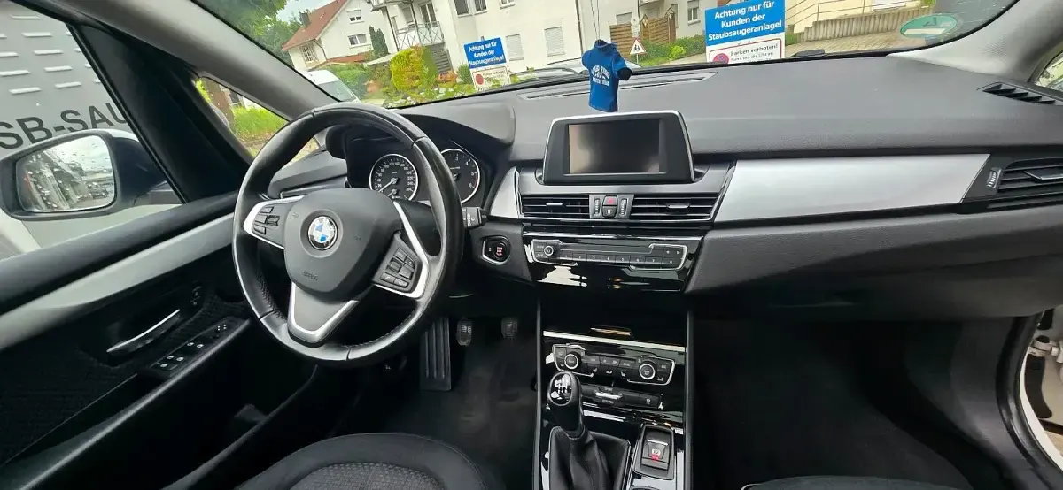 Gebraucht BMW 218 Active Tourer 150 PS (110 kW) 2015 Weiß Van / Kleinbus