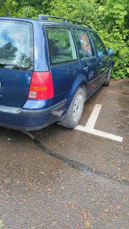 Blau Gebraucht 2001 VW Golf IV Kombi | 1.000 € (Superpreis) - Bild 1/4