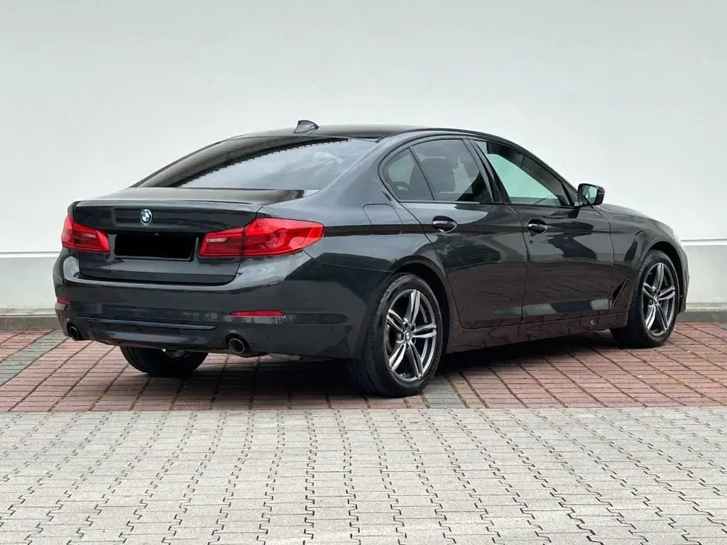 Gebraucht BMW 530 Sport Line 252 PS (185 kW) 2020 Grau Limousine
