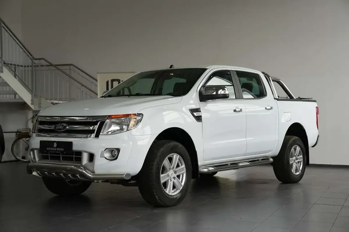 Gebraucht Ford Ranger Limited 150 PS (110 kW) 2015 Frostweiß Pickup