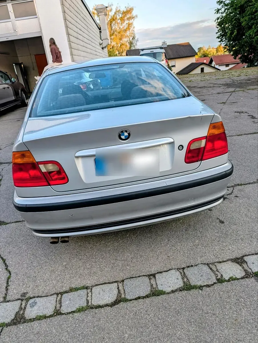 Gebraucht BMW 320 150 PS (110 kW) 1998 Grau Limousine
