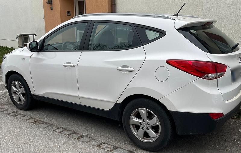 Gebraucht Hyundai ix35 135 PS (99 kW) 2012 Weiß SUV