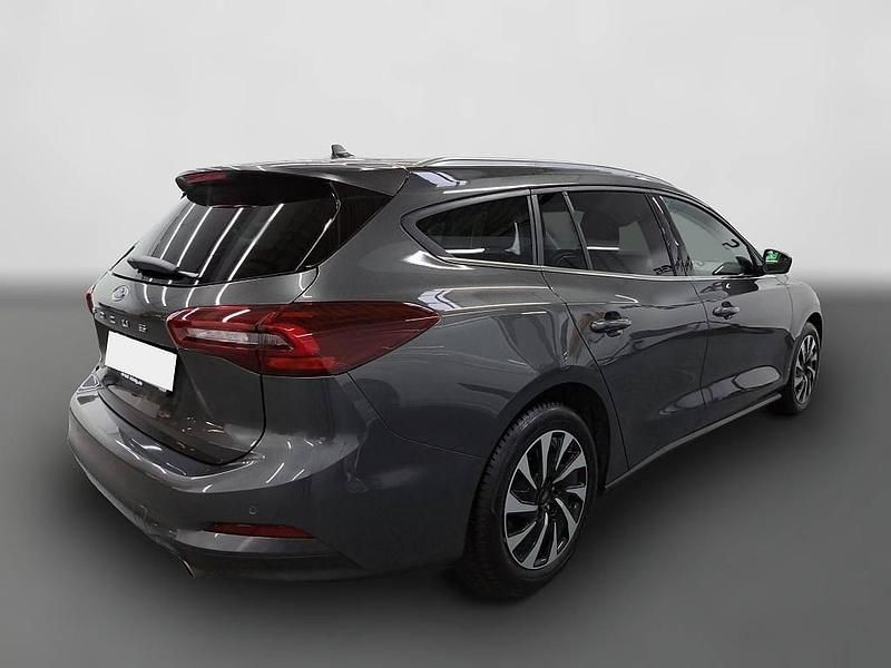 Gebraucht Ford Focus Titanium 116 PS (85 kW) 2025 Grau Kombi