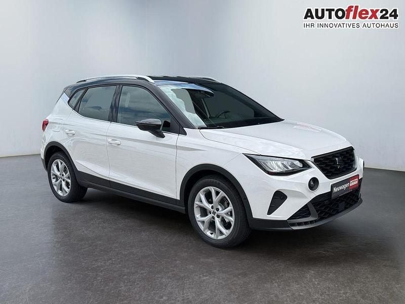 Weiß schwarzes dach Neu 2025 Seat Arona FR SUV | 24.998 € (Guter Preis) - Bild 1/4