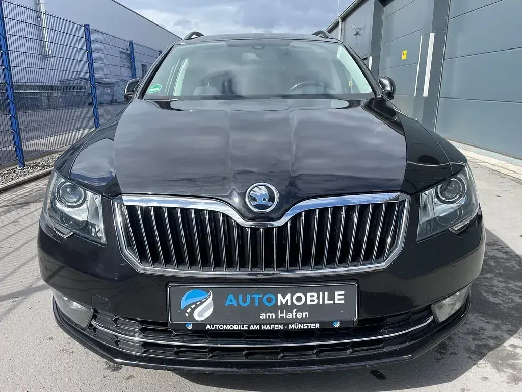 Gebraucht Skoda Superb Best of 140 PS (102 kW) 2015 Schwarz Limousine