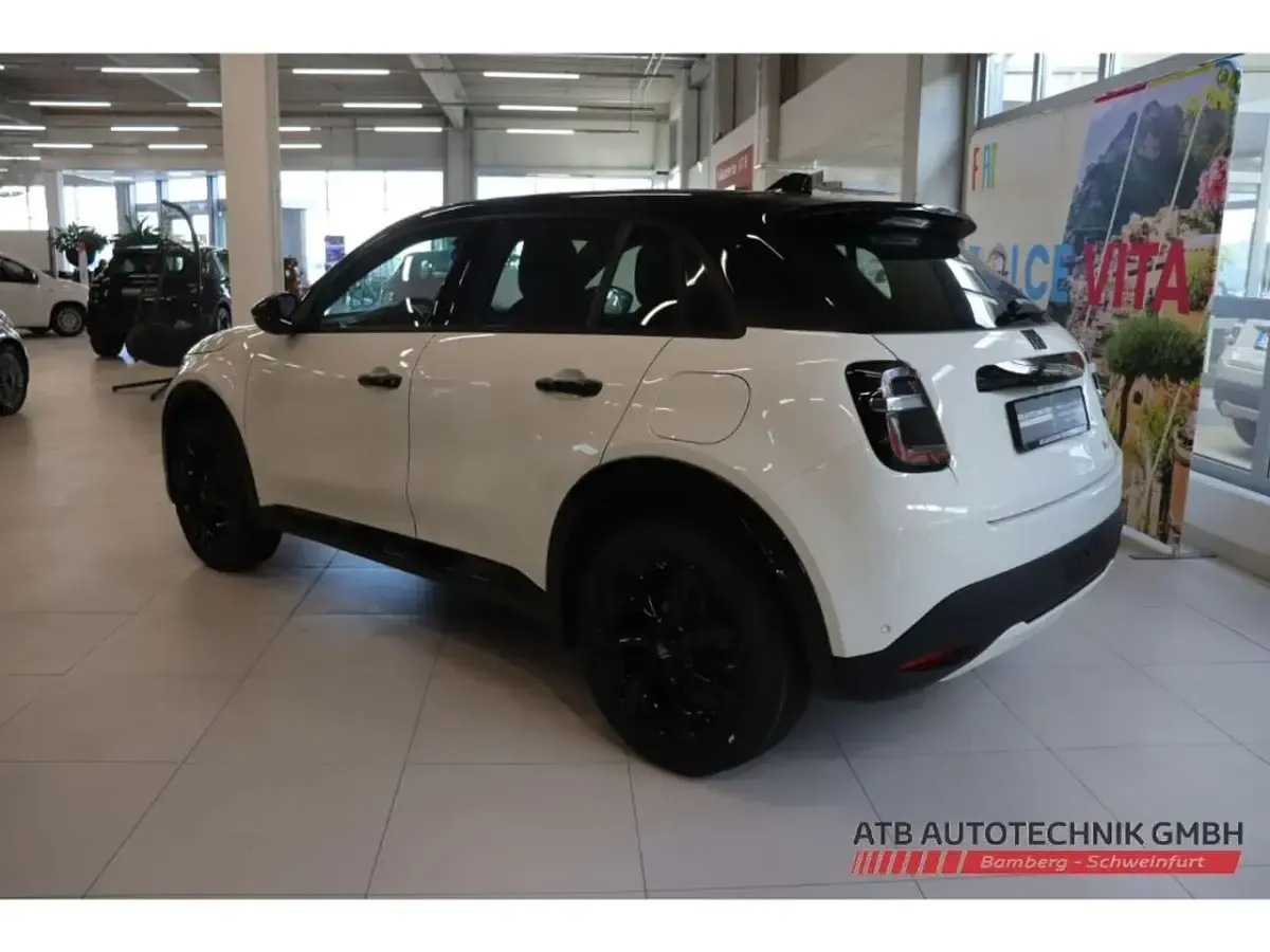 Neu Fiat 600 Street 101 PS (74 kW) 2026 Weiss SUV