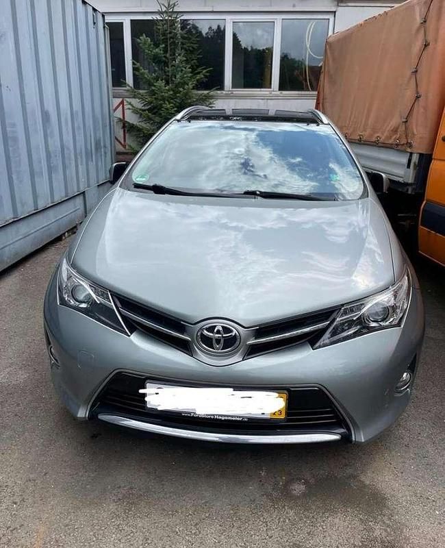 Gebraucht Toyota Auris 132 PS (97 kW) 2013 Silber Kombi