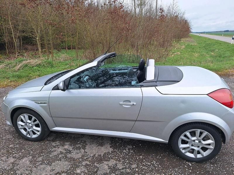 Gebraucht Opel Tigra 125 PS (91 kW) 2005 Silber Cabrio