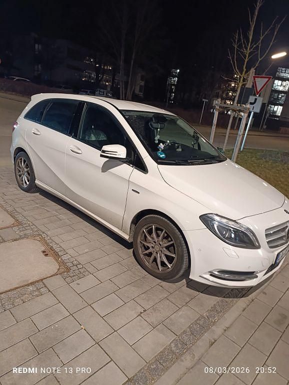 Gebraucht Mercedes 200 204 PS (150 kW) 2012 Weiß Limousine