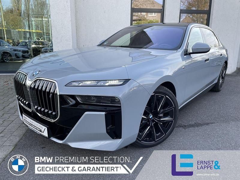 Brooklyn grau Gebraucht 2024 BMW i7 Comfort Edition Limousine | 116.640 € - Bild 1/4