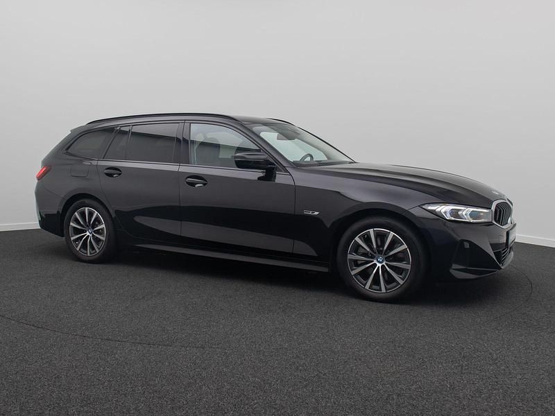 Gebraucht BMW 320e Shadowline 204 PS (150 kW) 2022 Schwarz Kombi