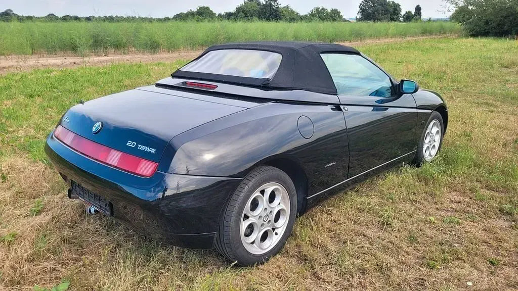 Gebraucht Alfa Romeo Spider 150 PS (110 kW) 2001 Schwarz Cabrio