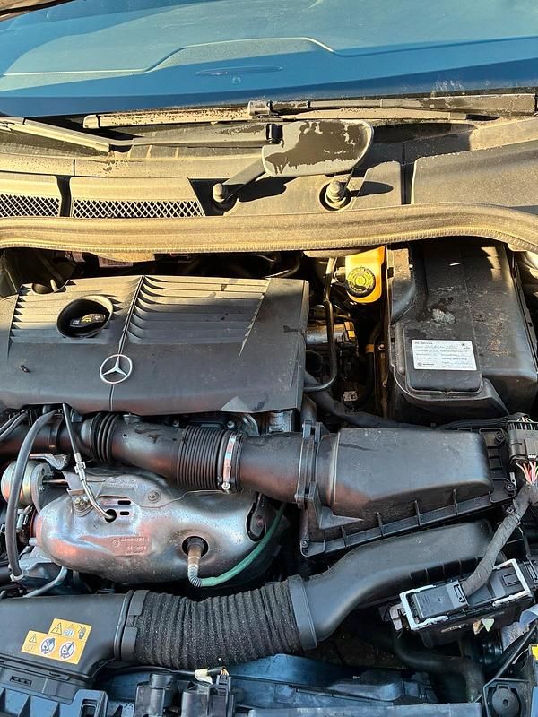 Gebraucht Mercedes B200 156 PS (114 kW) 2017 Silber Van / Kleinbus