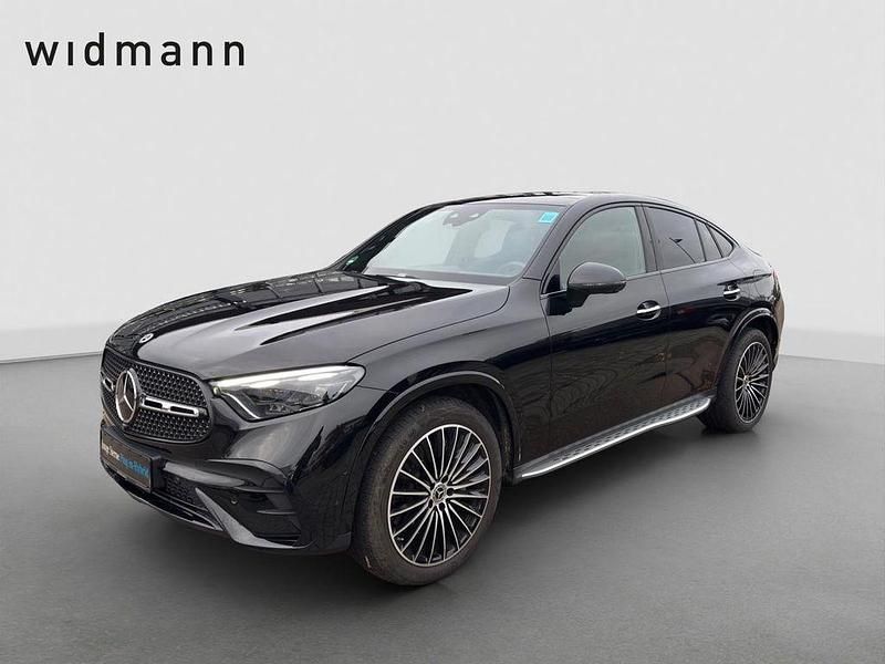 Metalliclack obsidianschwarz Gebraucht 2023 Mercedes GLC300e AMG Coupé | 68.850 € (Etwas zu teuer) - Bild 1/4