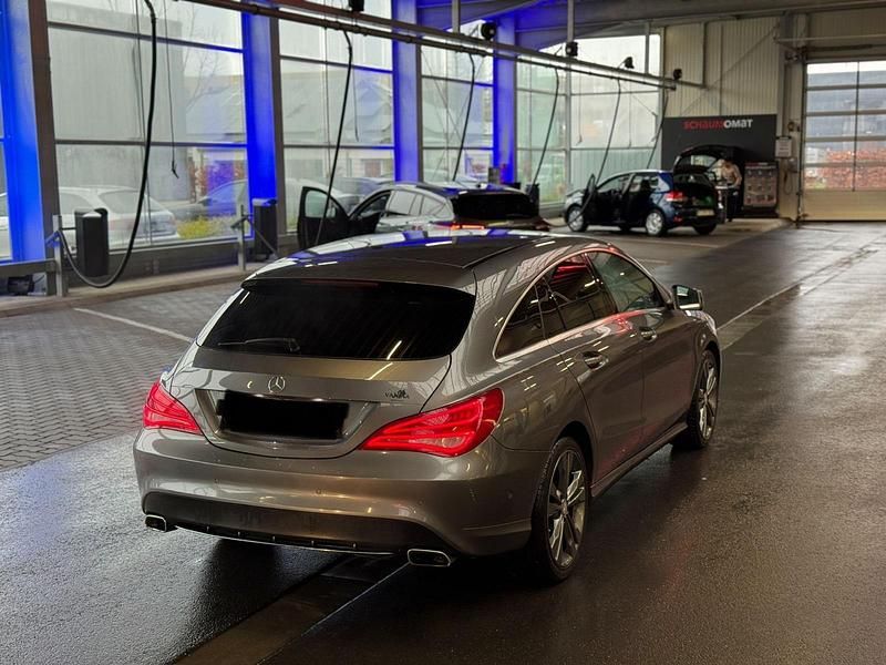 Gebraucht Mercedes CLA200 Shooting Brake 136 PS (100 kW) 2015 Grau Kombi