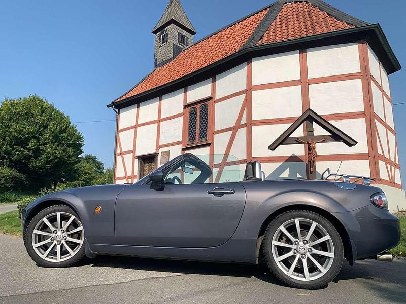 Grau Gebraucht 2006 Mazda MX5 Cabrio | 8.950 € (Fairer Preis) - Bild 1/4
