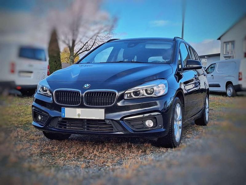Schwarz Gebraucht 2015 BMW 218 Advantage Kombi | 10.000 € (Fairer Preis) - Bild 1/4