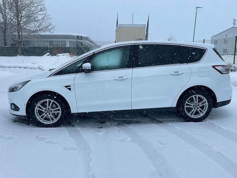 Gebraucht Ford S-MAX Titanium 190 PS (139 kW) 2019 Weiß Van / Kleinbus