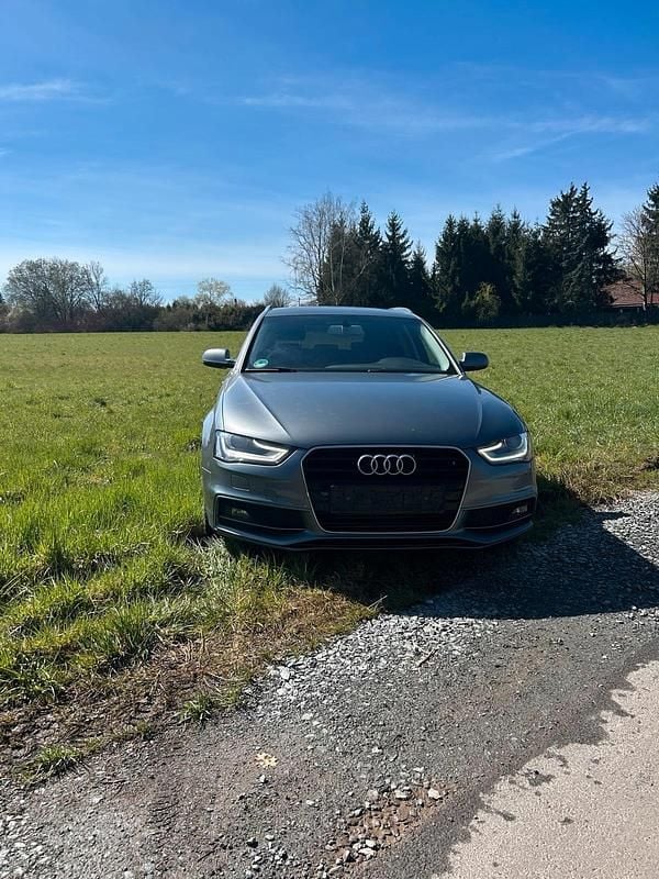 Gebraucht Audi A4 S-Line 177 PS (130 kW) 2015 Grau Kombi