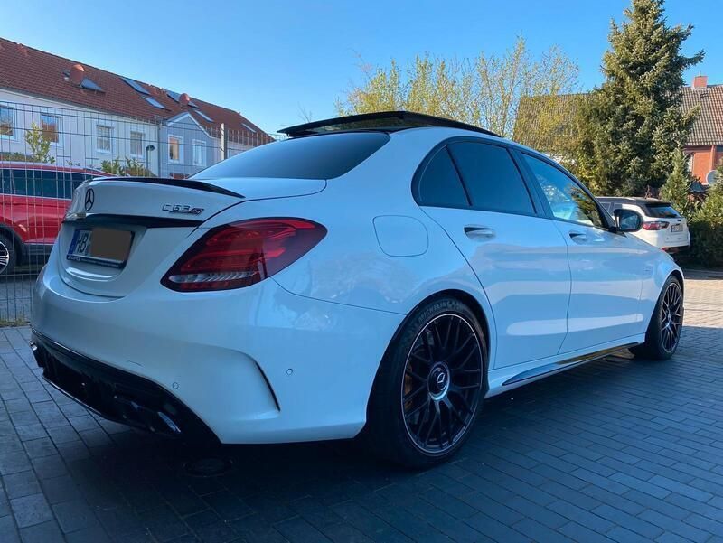 Weiß Gebraucht 2015 Mercedes C63S AMG AMG Limousine | 53.299 € (Teuer) - Bild 1/4