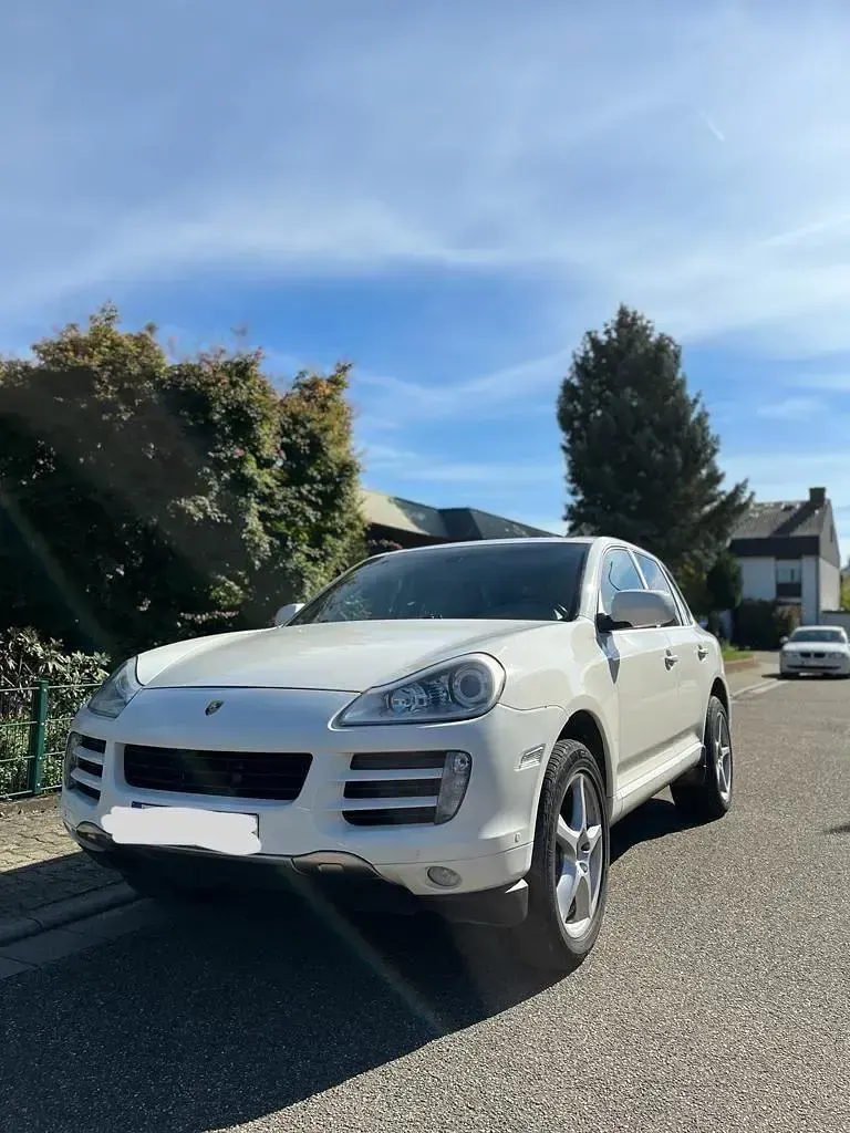 Używany Porsche Cayenne 241 KM (177 kW) 2010 Biały SUV