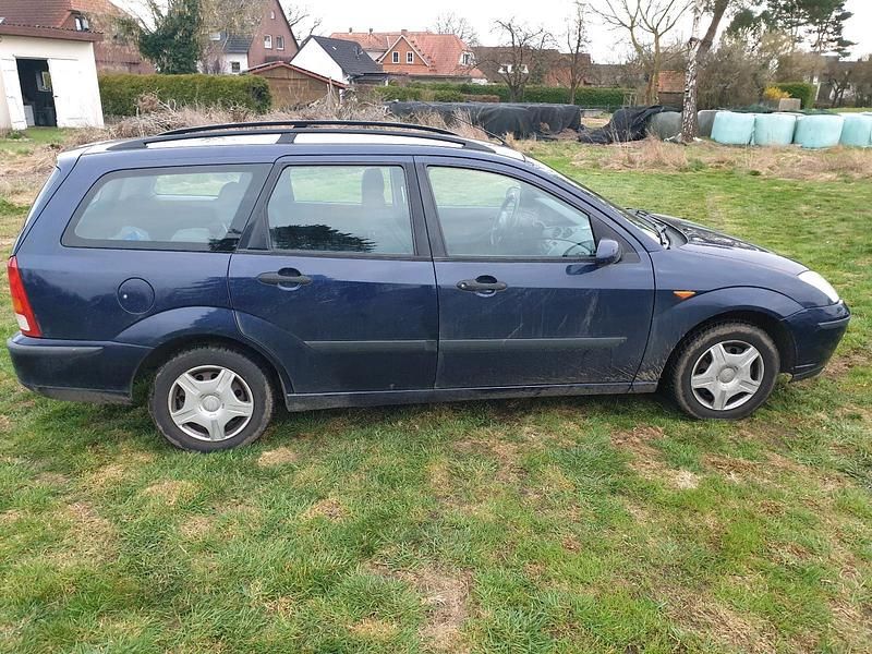 Gebraucht Ford Focus 100 PS (73 kW) 2001 Blau Kombi