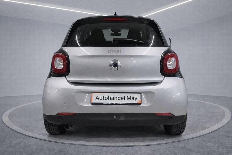 Gebraucht Smart ForFour Passion 71 PS (52 kW) 2019 Silber Kleinwagen