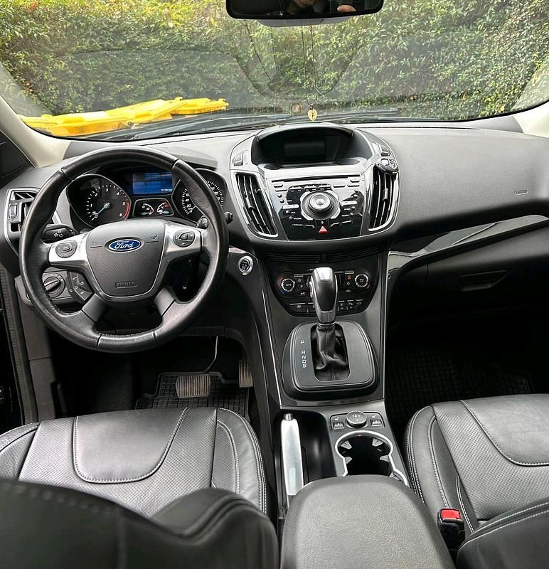 Gebraucht Ford Kuga 179 PS (131 kW) 2014 Schwarz SUV