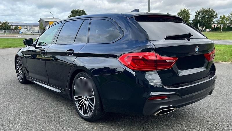 Blau Gebraucht 2019 BMW 530 M Sport Kombi | 22.999 € (Superpreis) - Bild 1/4