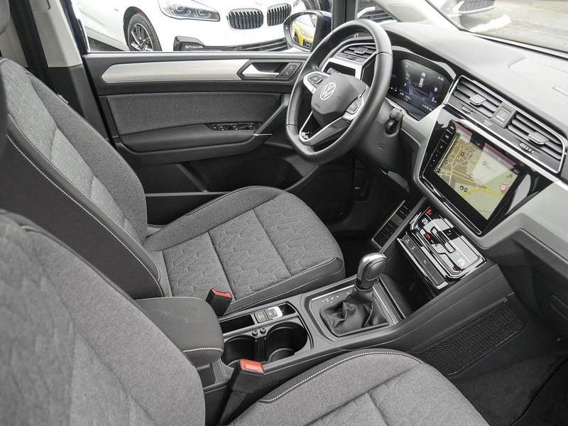 Gebraucht VW Touran Comfortline 150 PS (110 kW) 2024 Blau Van / Kleinbus