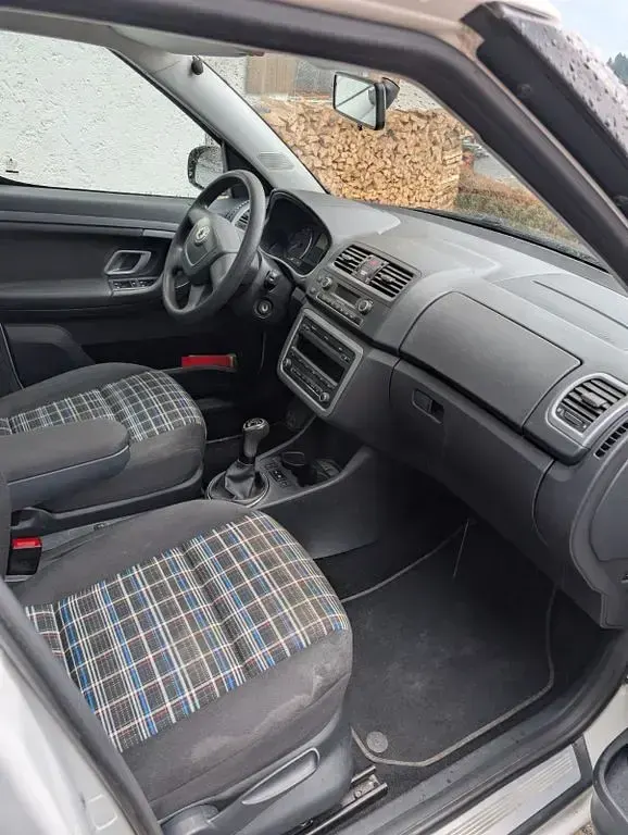 Gebraucht Skoda Roomster Plus Edition 86 PS (63 kW) 2012 Weiß Van / Kleinbus
