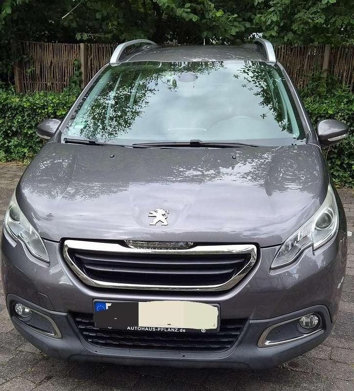 Grau Gebraucht 2016 Peugeot 2008 SUV | 6.600 € (Guter Preis) - Bild 1/4