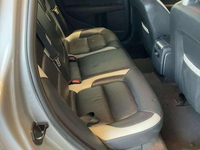 Gebraucht Volvo V70 R-Design 203 PS (149 kW) 2011 Electric silver / metallic Kombi