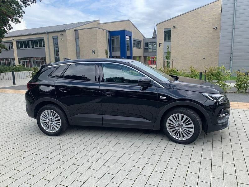Gebraucht Opel Grandland X Dynamic 131 PS (96 kW) 2018 Schwarz SUV
