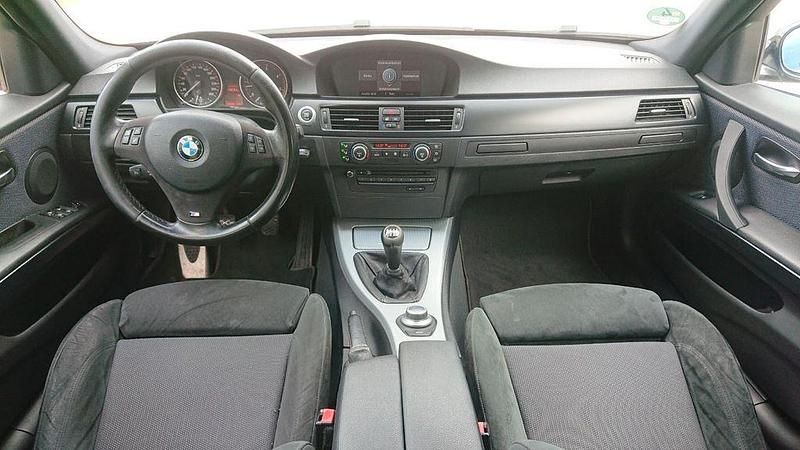 Grau Gebraucht 2007 BMW 330 M Sport Kombi | 6.499 € (Fairer Preis) - Bild 1/4