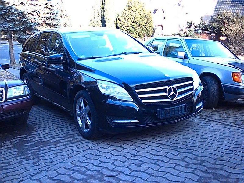 Gebraucht Mercedes R300 190 PS (139 kW) 2011 Schwarz Van / Kleinbus