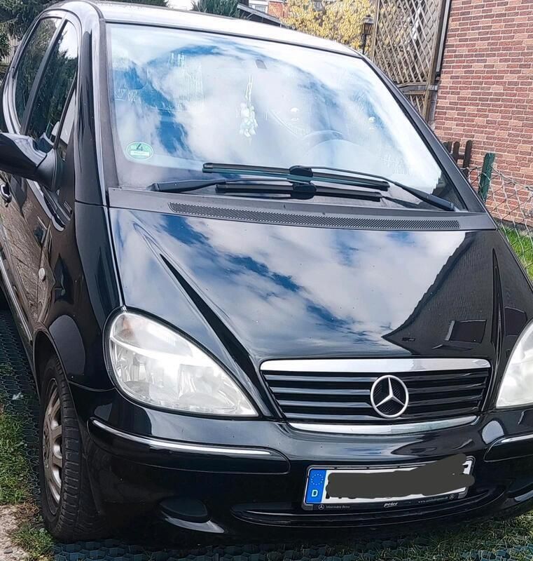 Schwarz Gebraucht 2003 Mercedes A140 Kleinwagen | 300 € - Bild 1/4