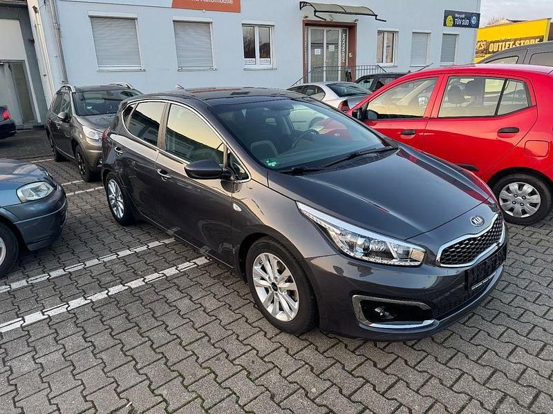 Gebraucht Kia Ceed DREAM-TEAM Edition 101 PS (74 kW) 2017 Schwarz Kleinwagen