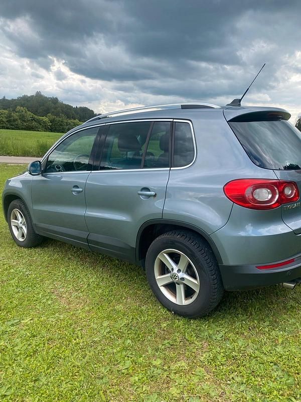 Second-hand VW Tiguan 170 CP (125 kW) 2009 Albastru SUV