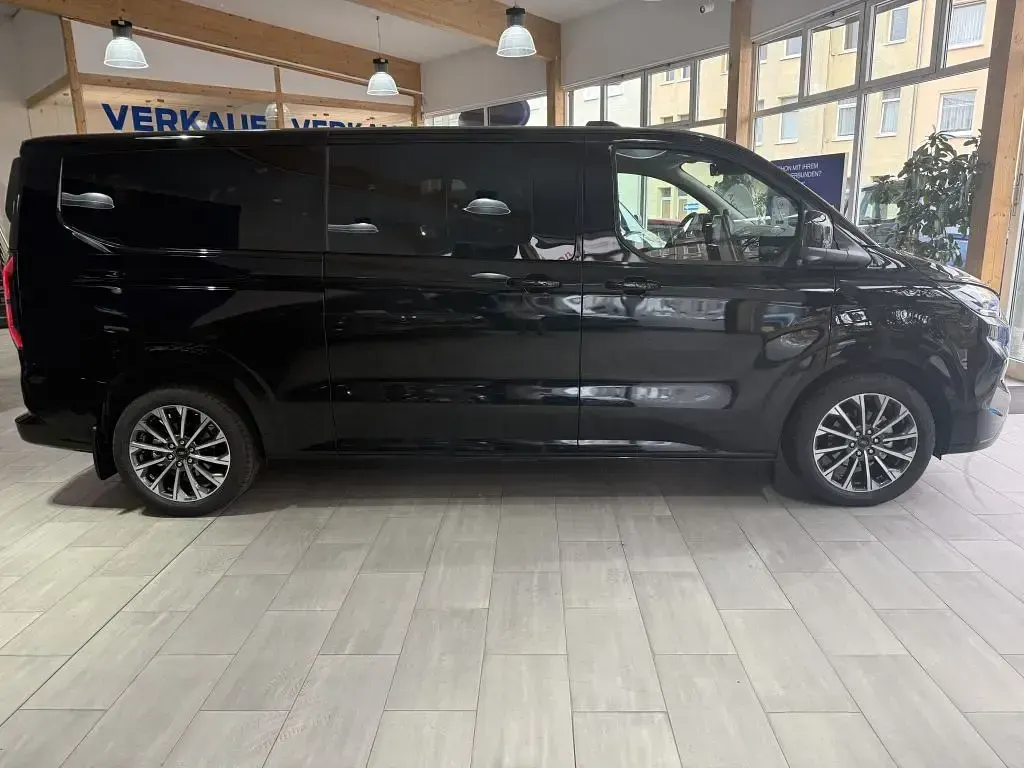 Neu Ford Tourneo Titanium X 170 PS (125 kW) 2026 Schwarz Van / Kleinbus