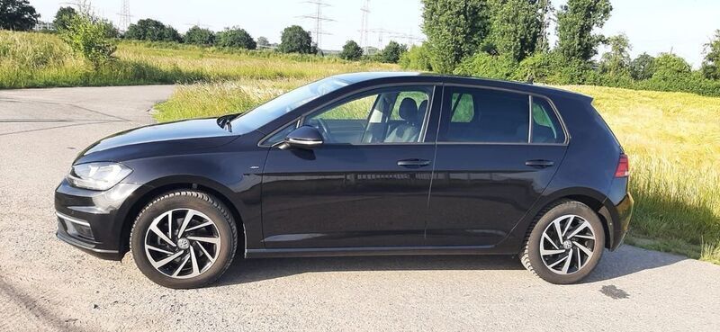 Schwarz Gebraucht 2019 VW Golf VII Join Limousine | 14.800 € (Guter Preis) - Bild 1/4