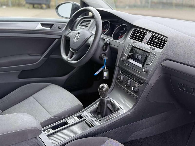 Second-hand VW Golf VII Trendline 86 CP (63 kW) 2013 Negru Hatchback