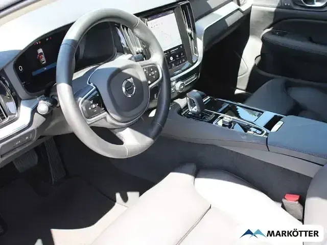 Gebraucht Volvo V60 Plus 455 PS (334 kW) 2025 Gruen Kombi