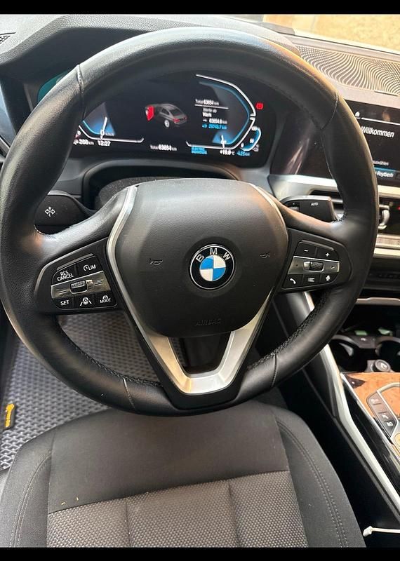 Gebraucht BMW 330e 295 PS (216 kW) 2021 Weiß Limousine