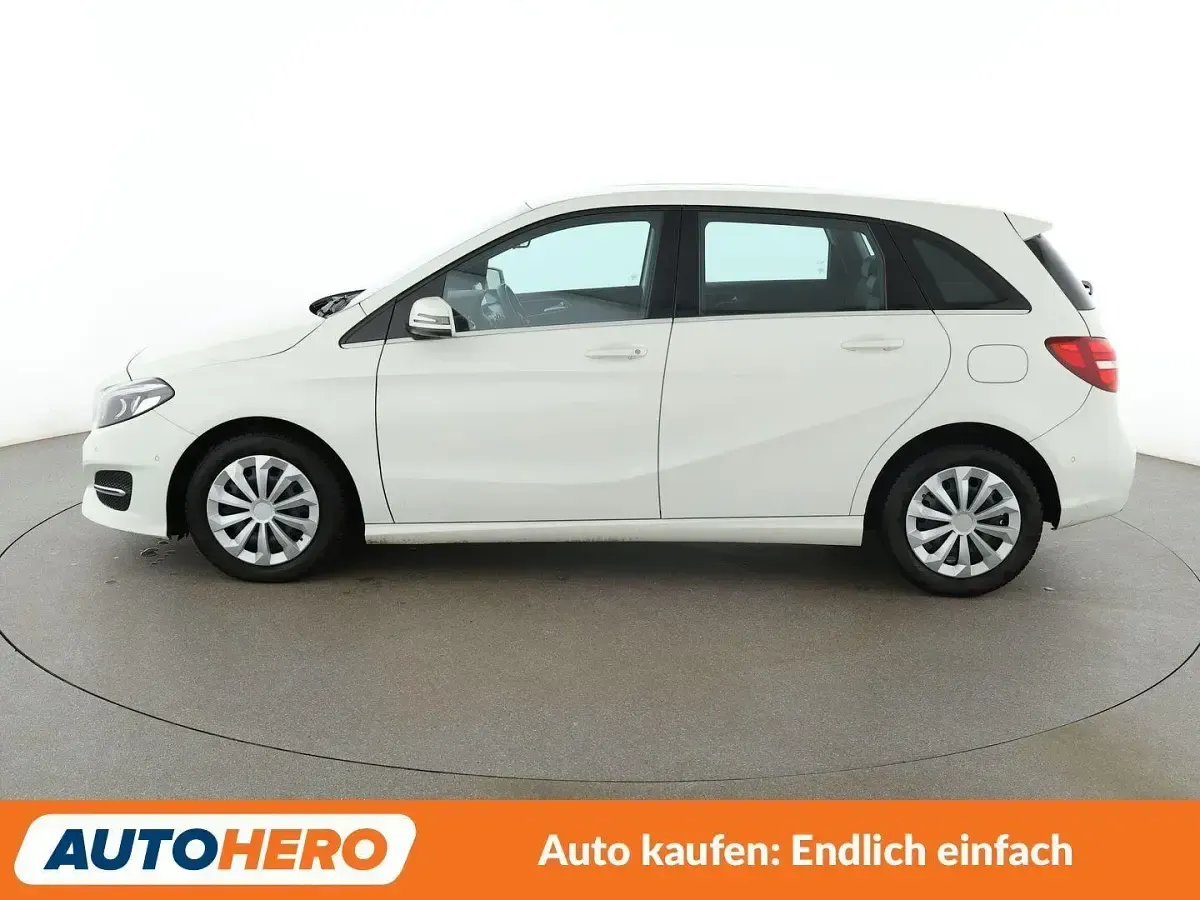 Gebraucht Mercedes B200 Urban 136 PS (100 kW) 2016 Weiß Kleinwagen