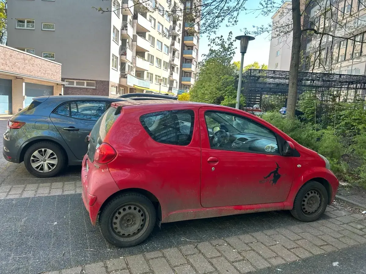 Gebraucht Toyota Aygo 68 PS (50 kW) 2006 Rot Kleinwagen